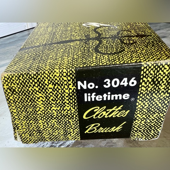 Vintage Stanley Clothes Brush / Lint Remover New in Box Black Lifetime Guarantee - Picture 8 of 10